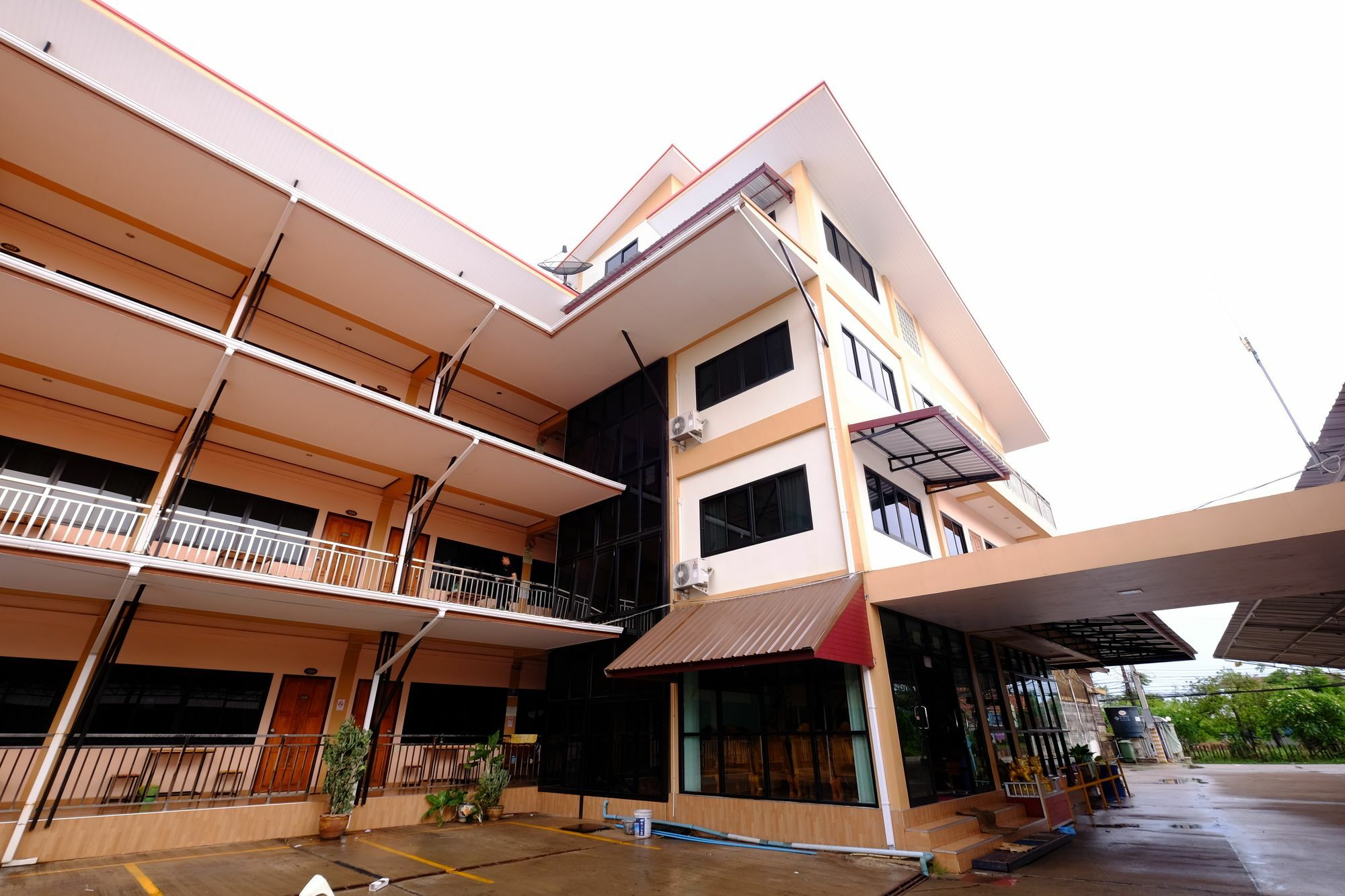 Kanjana Mansion Sakon Nakhon Exterior foto